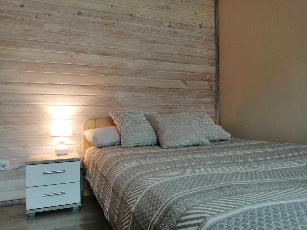 Apartamenti Miera Osta 利耶帕亚 外观 照片
