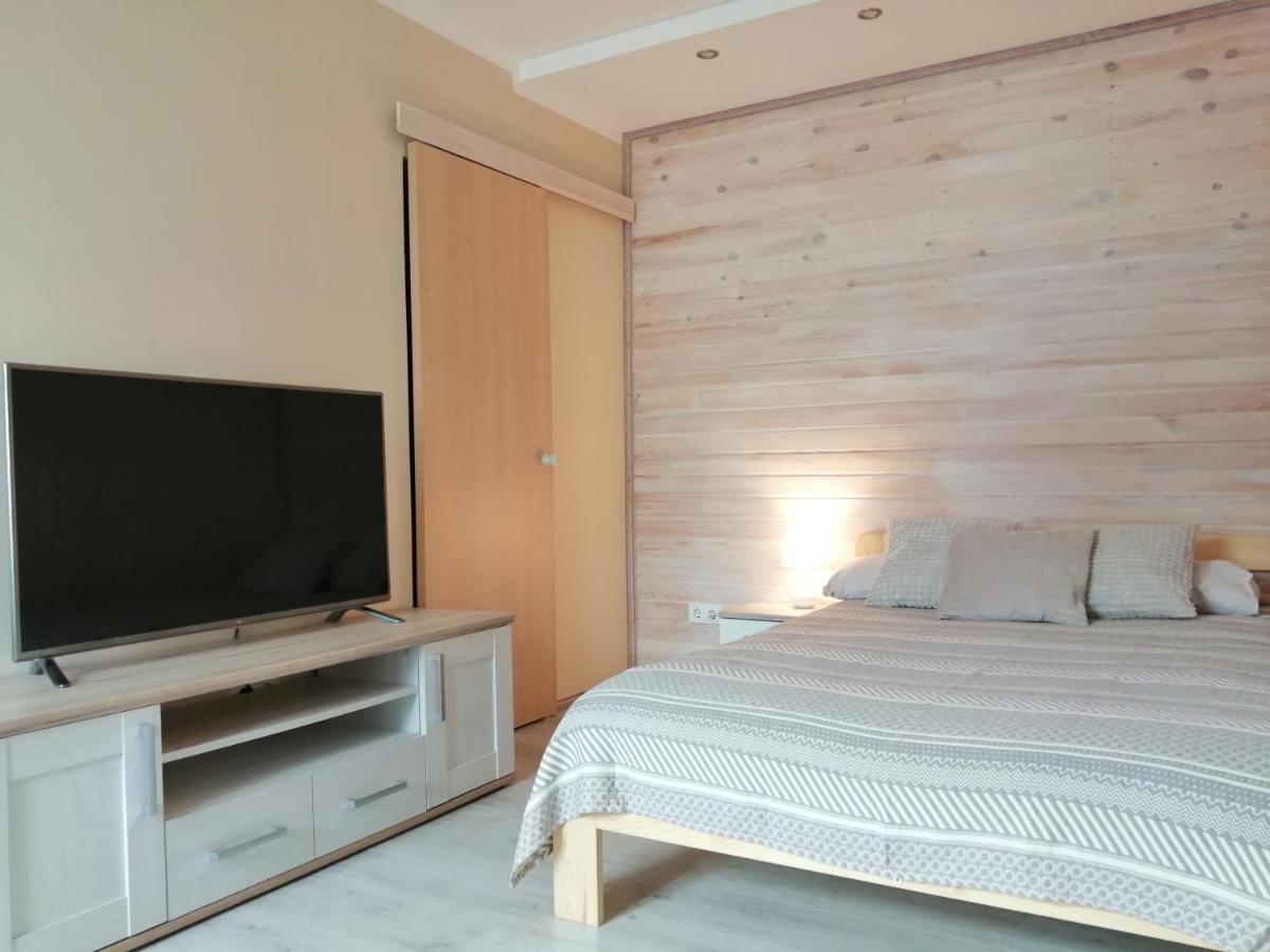 Apartamenti Miera Osta 利耶帕亚 外观 照片