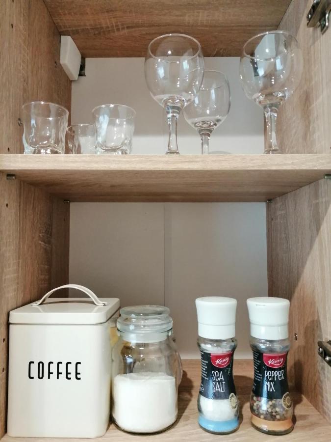 Apartamenti Miera Osta 利耶帕亚 外观 照片