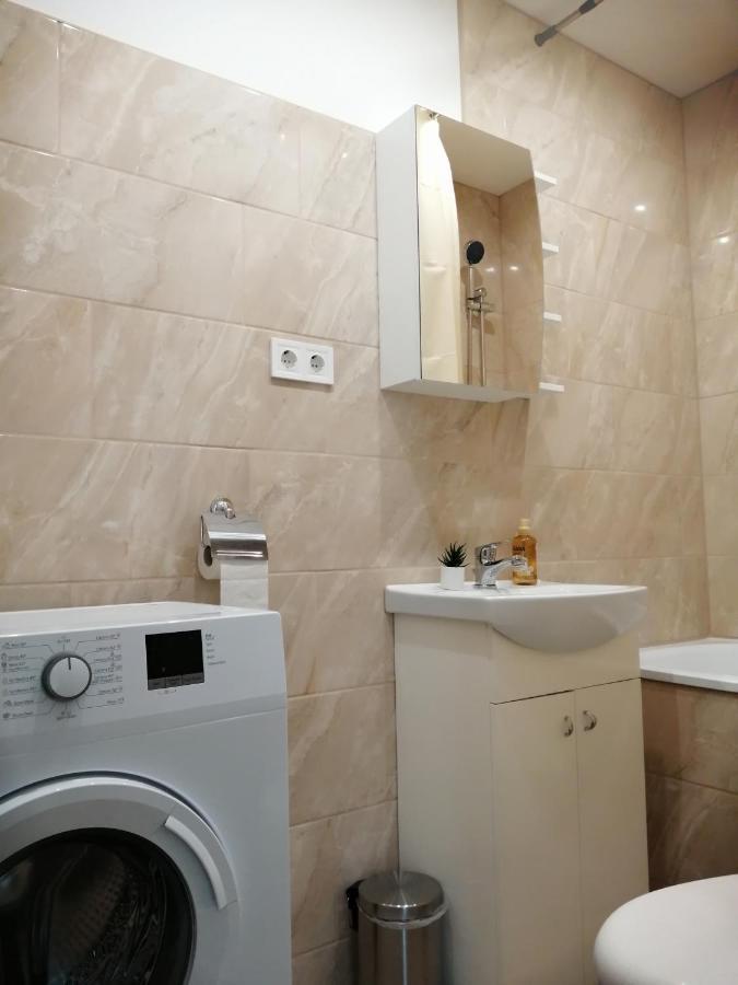 Apartamenti Miera Osta 利耶帕亚 外观 照片